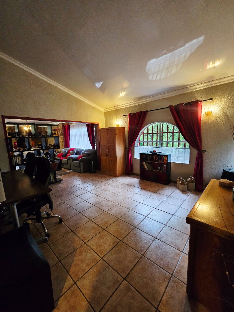 3 Bedroom Property for Sale in Flimieda North West